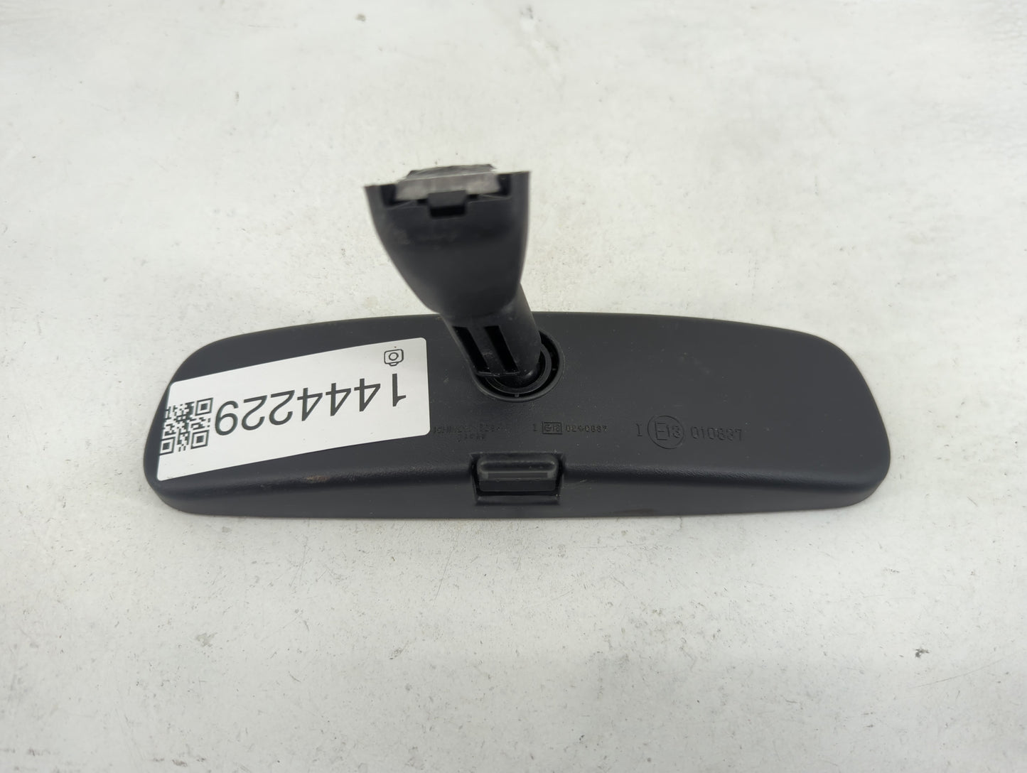 2014-2022 Nissan Rogue Interior Rear View Mirror Replacement OEM P/N:010837 E13010837 Fits OEM Used Auto Parts - Oemusedauto