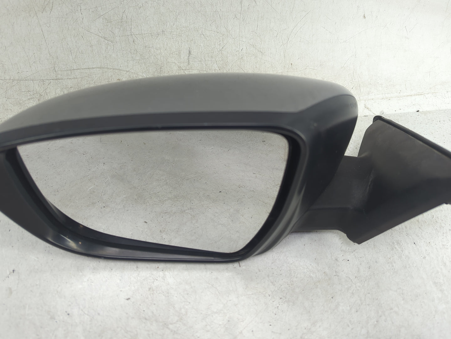 2016-2020 Nissan Rogue Driver Side View Mirror - Left Door Mirror OEM Used - Oemusedautoparts1.com