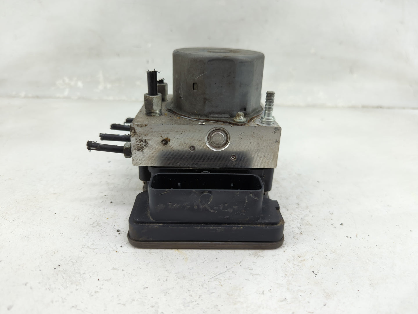 2018-2020 Nissan Rogue ABS Pump Control Module Replacement P/N:47660 7FW5A 269909 Fits Fits 2018 2019 2020 OEM Used Auto Par