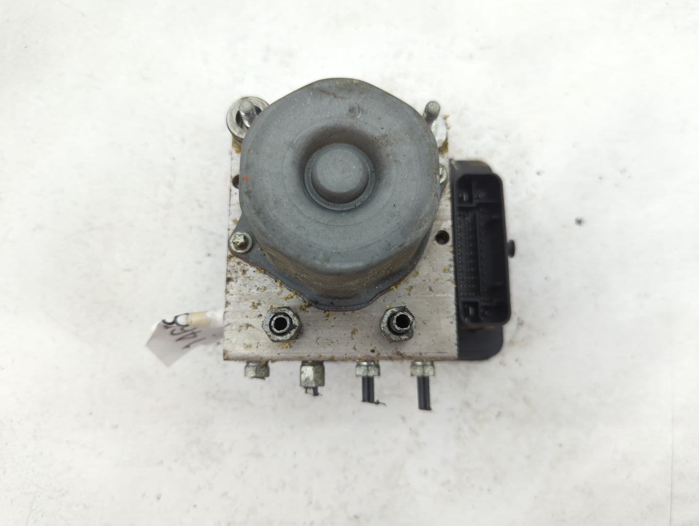 2018 Nissan Rogue ABS Pump Control Module Replacement P/N:47660 7FW9A Fits OEM Used Auto Parts - Oemusedautoparts1.com