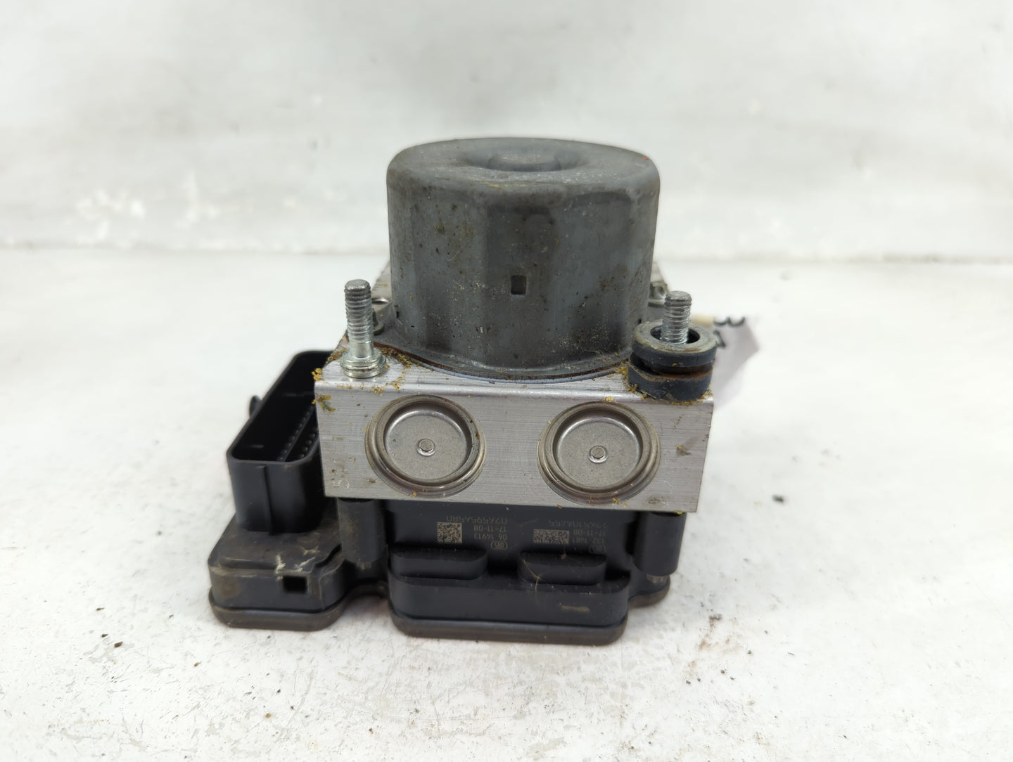 2018 Nissan Rogue ABS Pump Control Module Replacement P/N:47660 7FW9A Fits OEM Used Auto Parts - Oemusedautoparts1.com