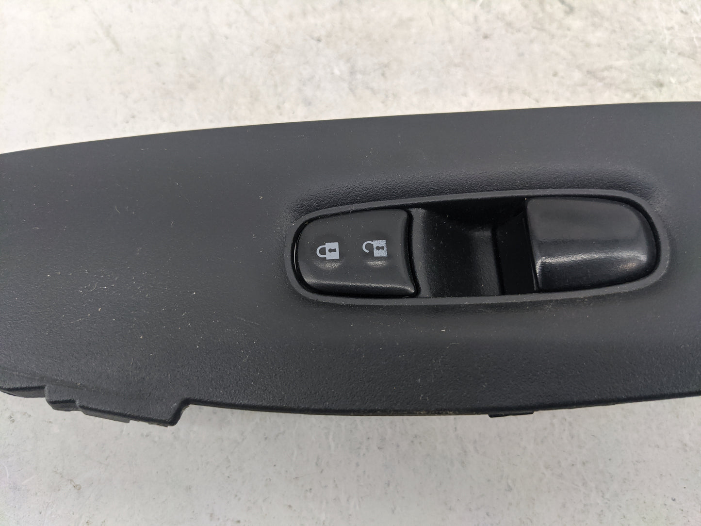 2014-2020 Nissan Rogue Passenger Right Power Window Switch 25411 1ka5a - Oemusedautoparts1.com