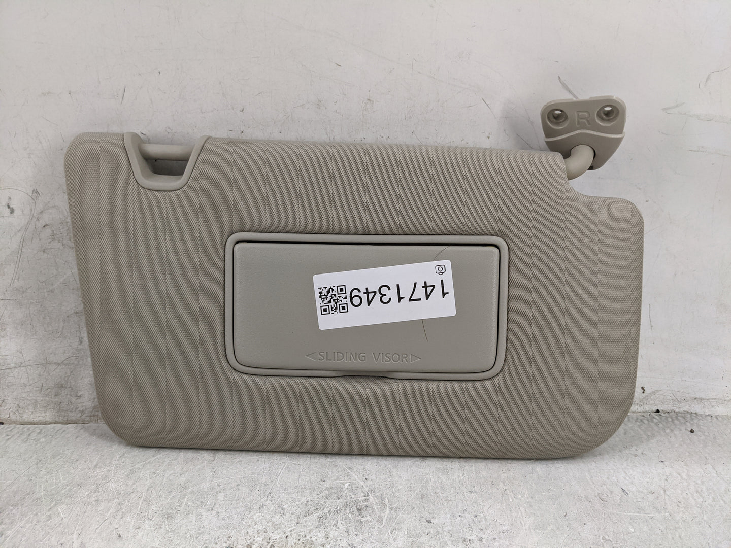 2018-2020 Nissan Rogue Sun Visor Shade Replacement Passenger Right Mirror Fits Fits 2018 2019 2020 OEM Used Auto Parts - Oem