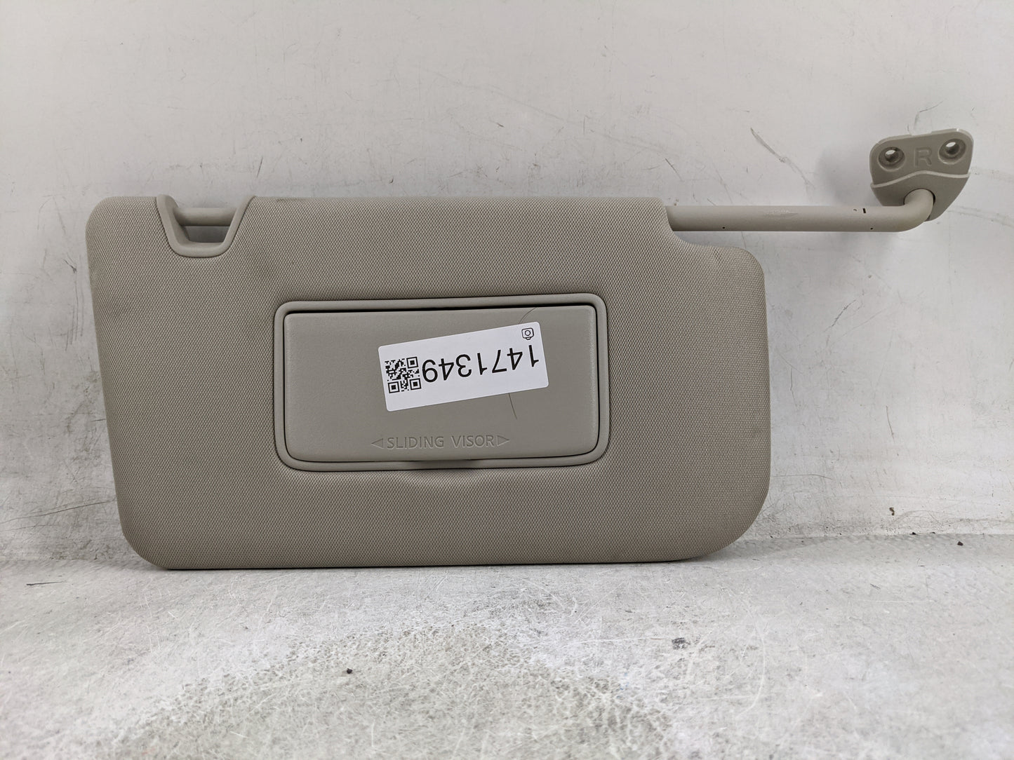 2018-2020 Nissan Rogue Sun Visor Shade Replacement Passenger Right Mirror Fits Fits 2018 2019 2020 OEM Used Auto Parts - Oem
