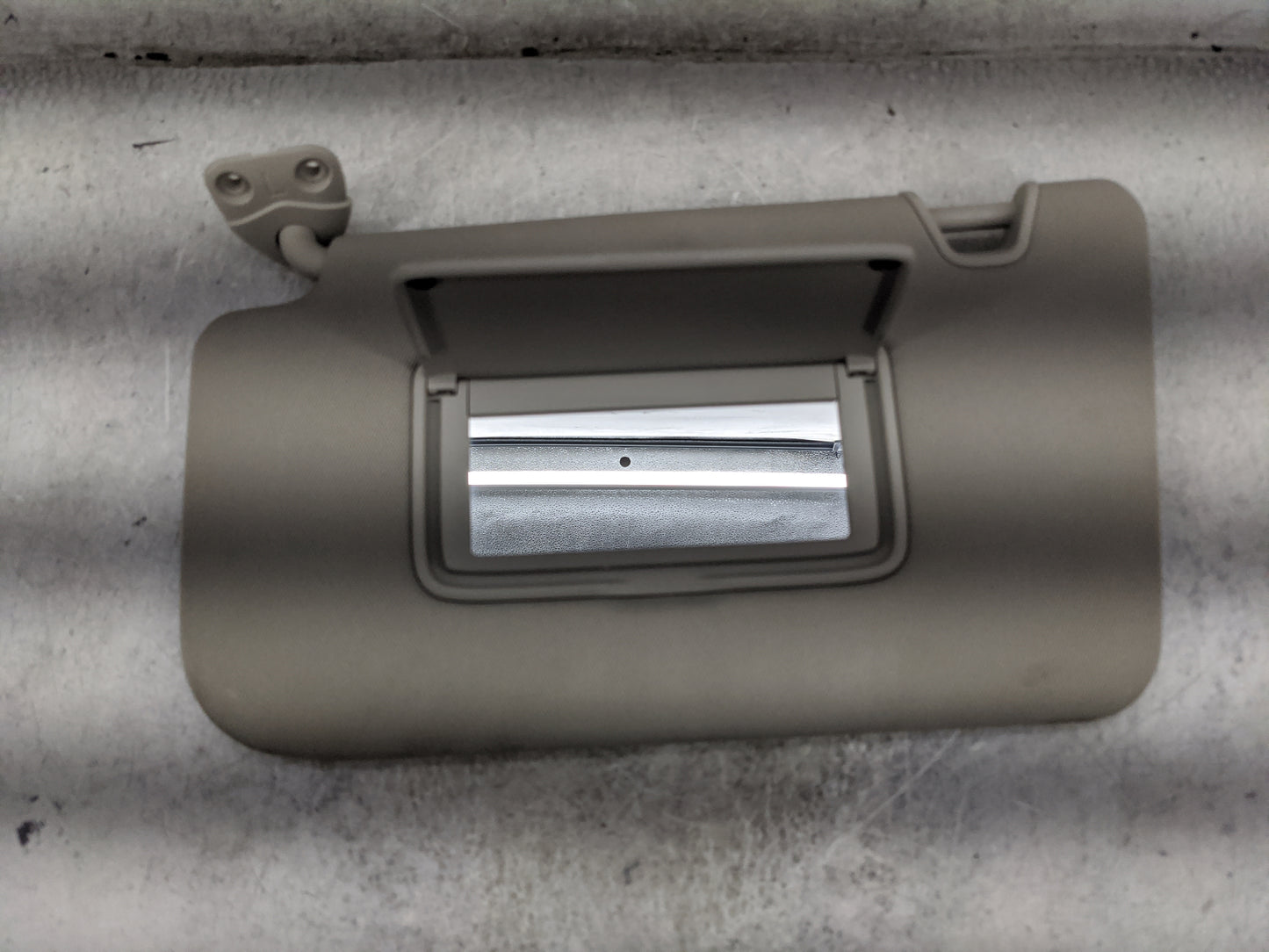 2018-2020 Nissan Rogue Sun Visor Shade Replacement Driver Left Mirror Fits Fits 2018 2019 2020 OEM Used Auto Parts - Oemused
