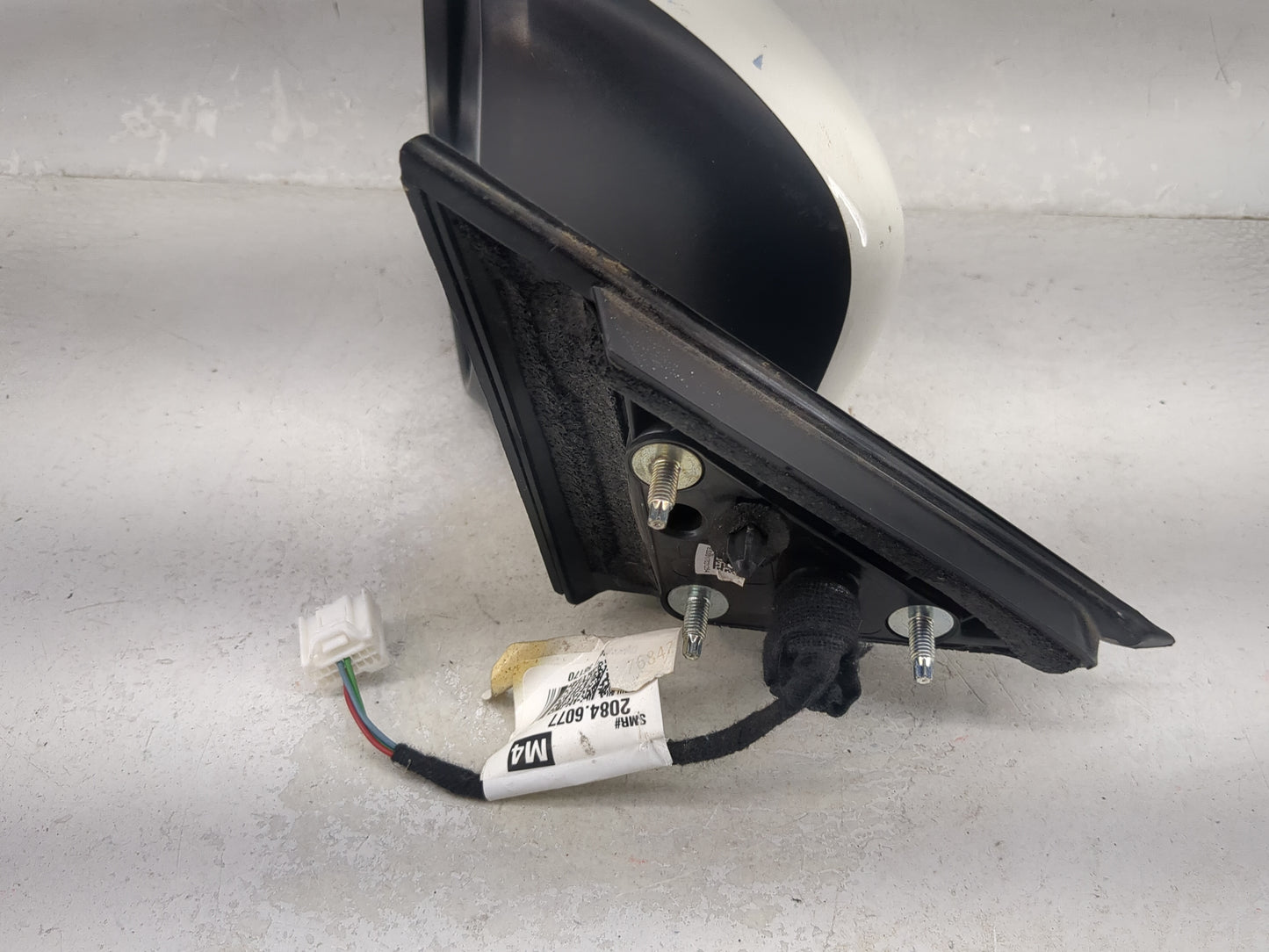2016-2020 Nissan Rogue Driver Side View Mirror - Left Door Mirror OEM Used - Oemusedautoparts1.com