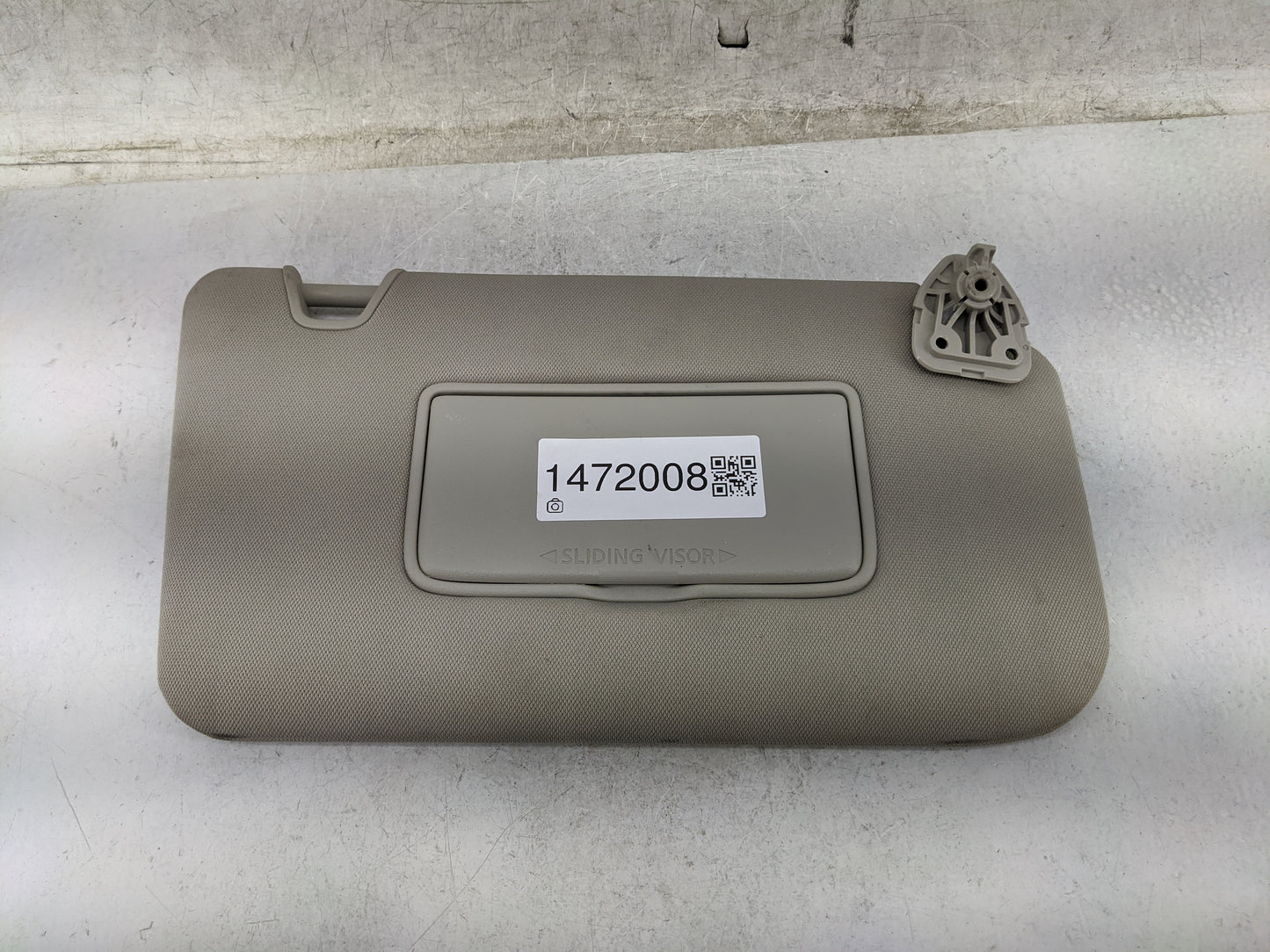 2018-2020 Nissan Rogue Sun Visor Shade Replacement Passenger Right Mirror Fits Fits 2018 2019 2020 OEM Used Auto Parts - Oem