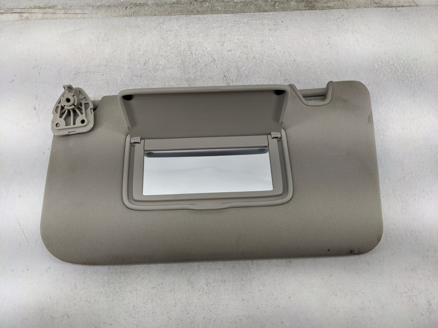 2018-2020 Nissan Rogue Sun Visor Shade Replacement Driver Left Mirror Fits Fits 2018 2019 2020 OEM Used Auto Parts - Oemused