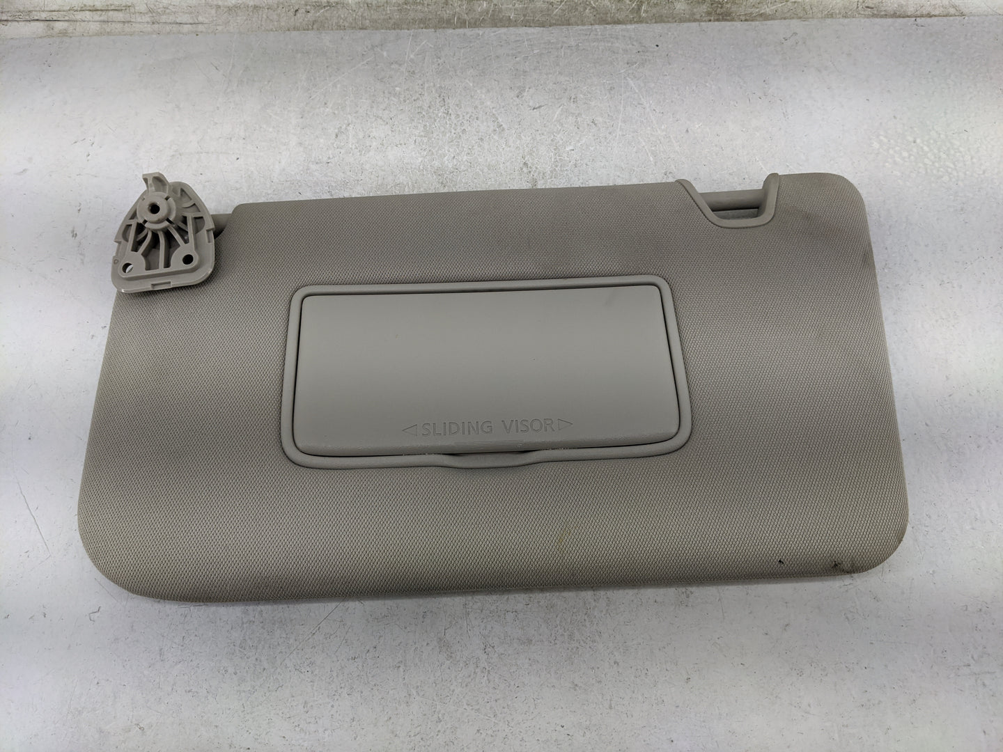 2018-2020 Nissan Rogue Sun Visor Shade Replacement Driver Left Mirror Fits Fits 2018 2019 2020 OEM Used Auto Parts - Oemused