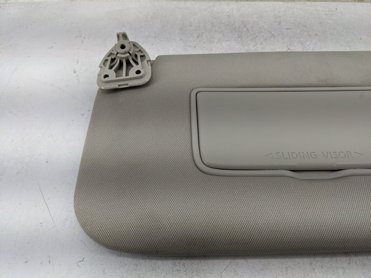 2018-2020 Nissan Rogue Sun Visor Shade Replacement Driver Left Mirror Fits Fits 2018 2019 2020 OEM Used Auto Parts - Oemused