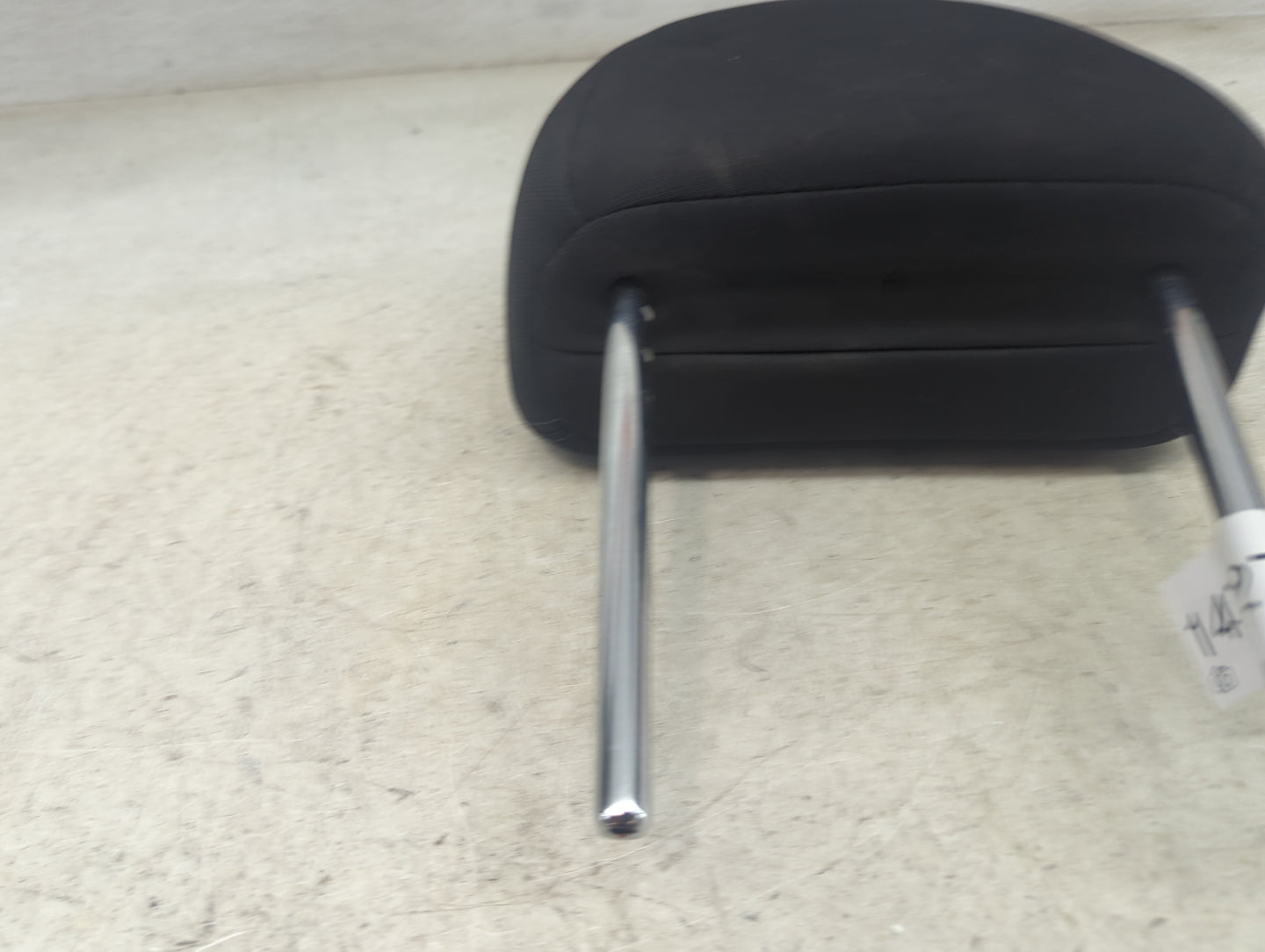 2018 Nissan Rogue Headrest Head Rest Front Driver Passenger Seat Fits OEM Used Auto Parts - Oemusedautoparts1.com