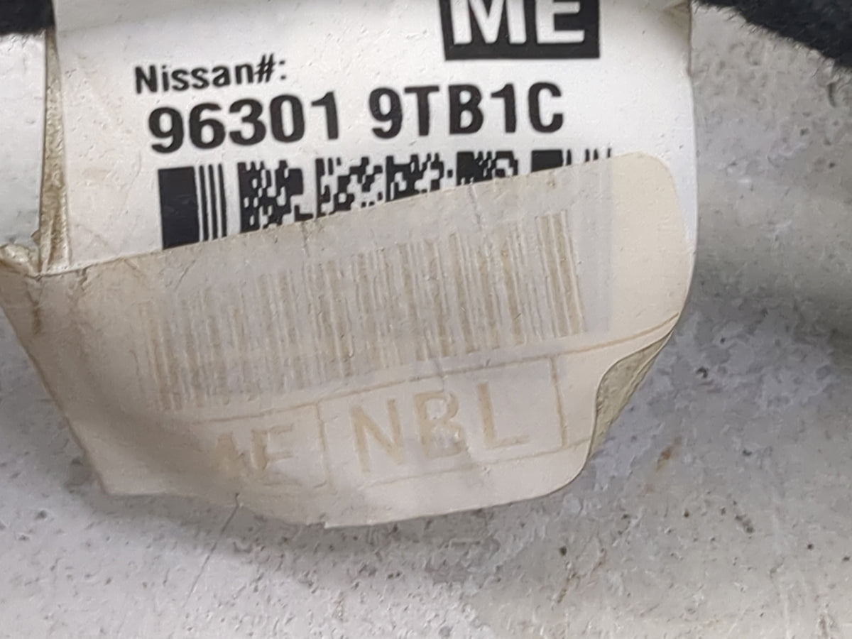 2017-2020 Nissan Rogue Passenger Side View Mirror - Right Door Mirror OEM Used - Oemusedautoparts1.com