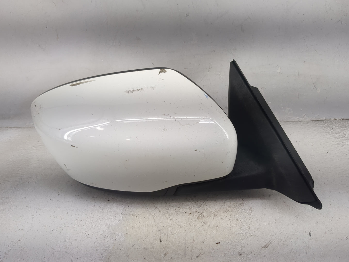 2016-2020 Nissan Rogue Passenger Side View Mirror - Right Door Mirror OEM Used - Oemusedautoparts1.com