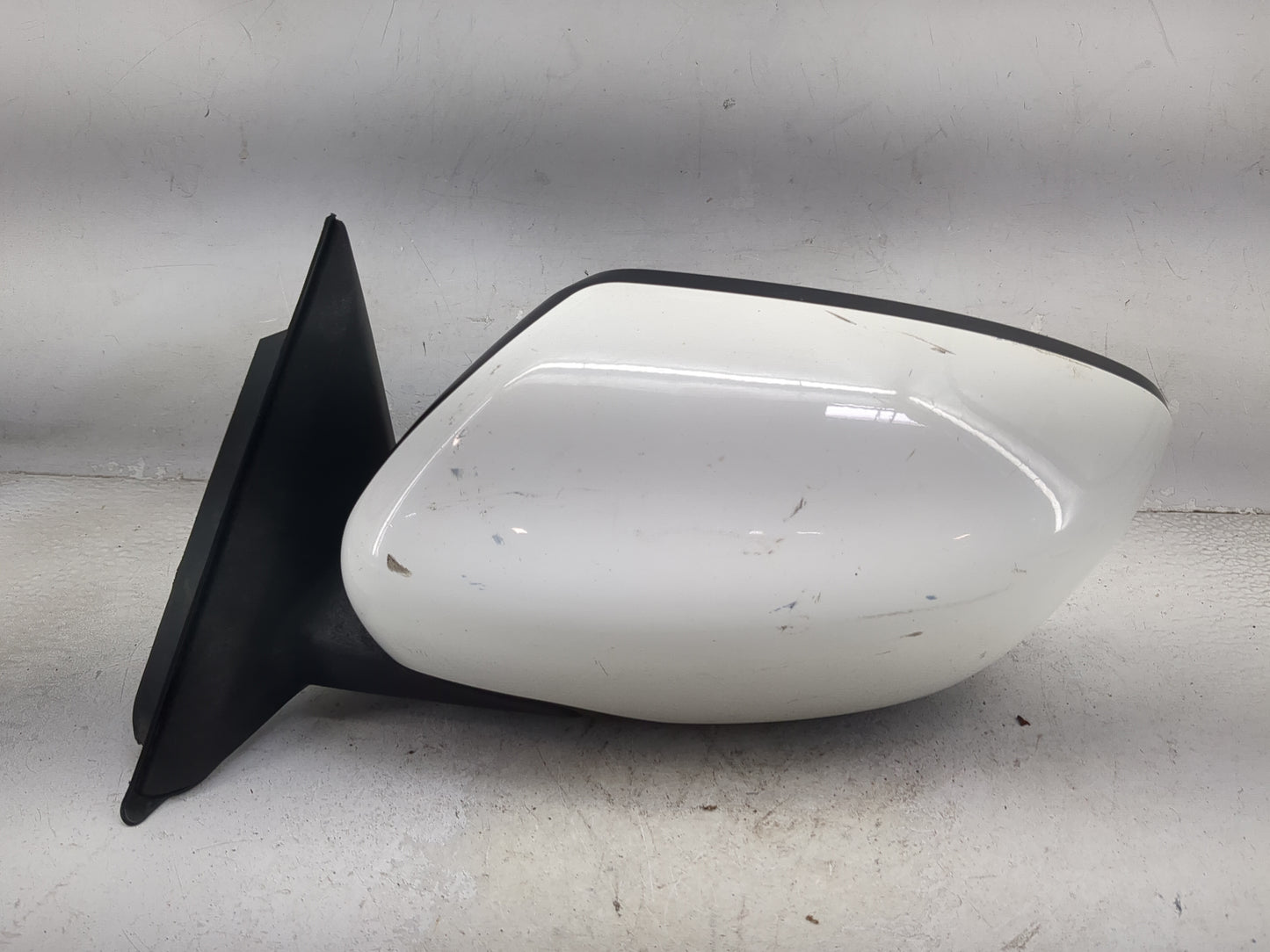 2016-2020 Nissan Rogue Driver Side View Mirror - Left Door Mirror OEM Used - Oemusedautoparts1.com