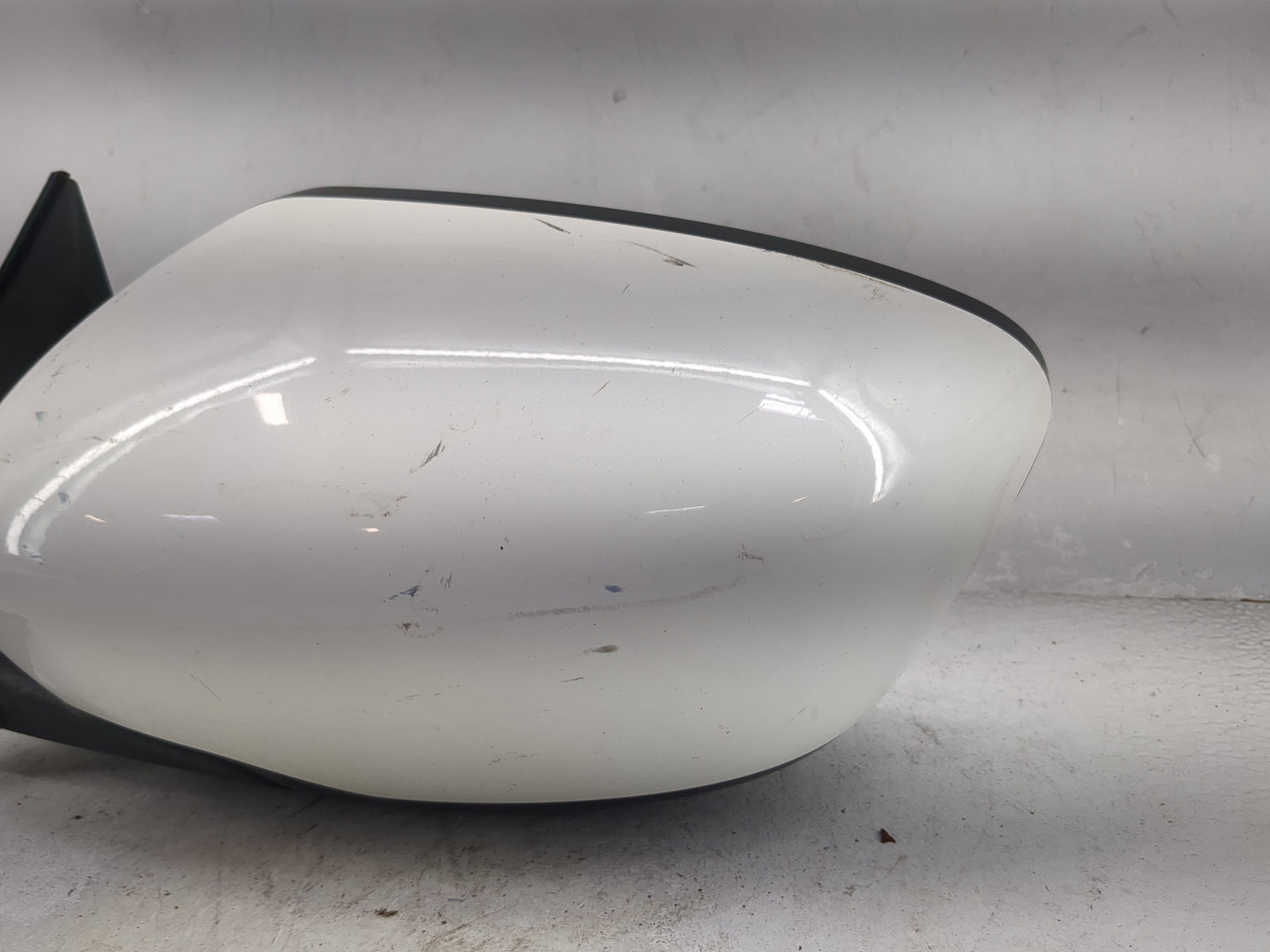 2016-2020 Nissan Rogue Driver Side View Mirror - Left Door Mirror OEM Used - Oemusedautoparts1.com
