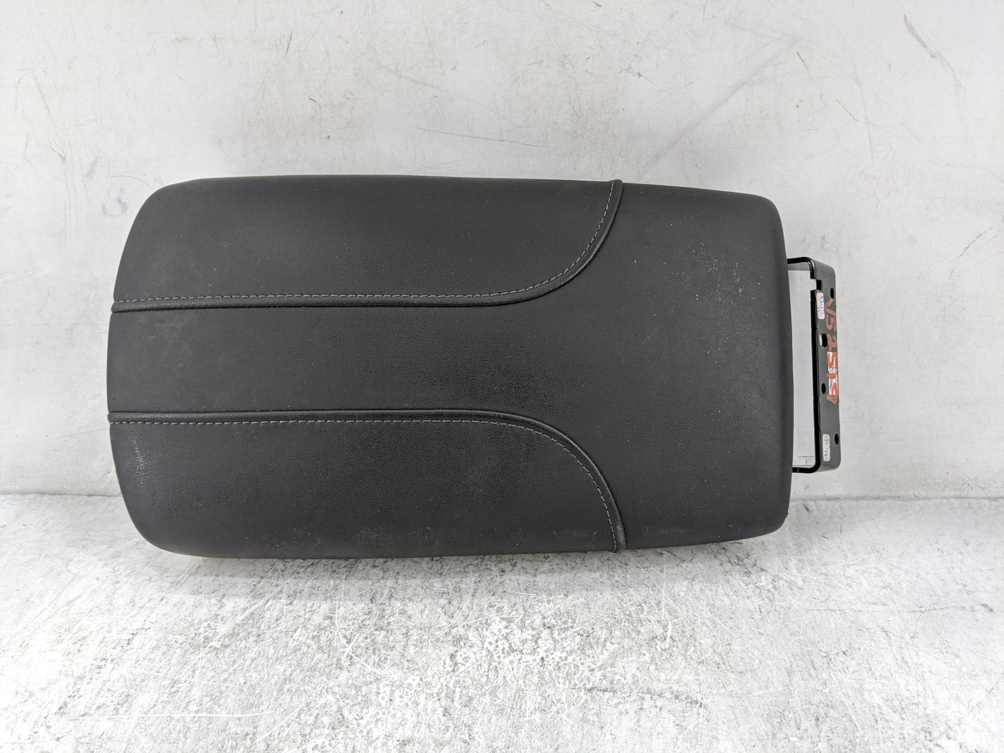 2018 Nissan Rogue Center Console Armrest Cover Lid Fits OEM Used Auto Parts - Oemusedautoparts1.com