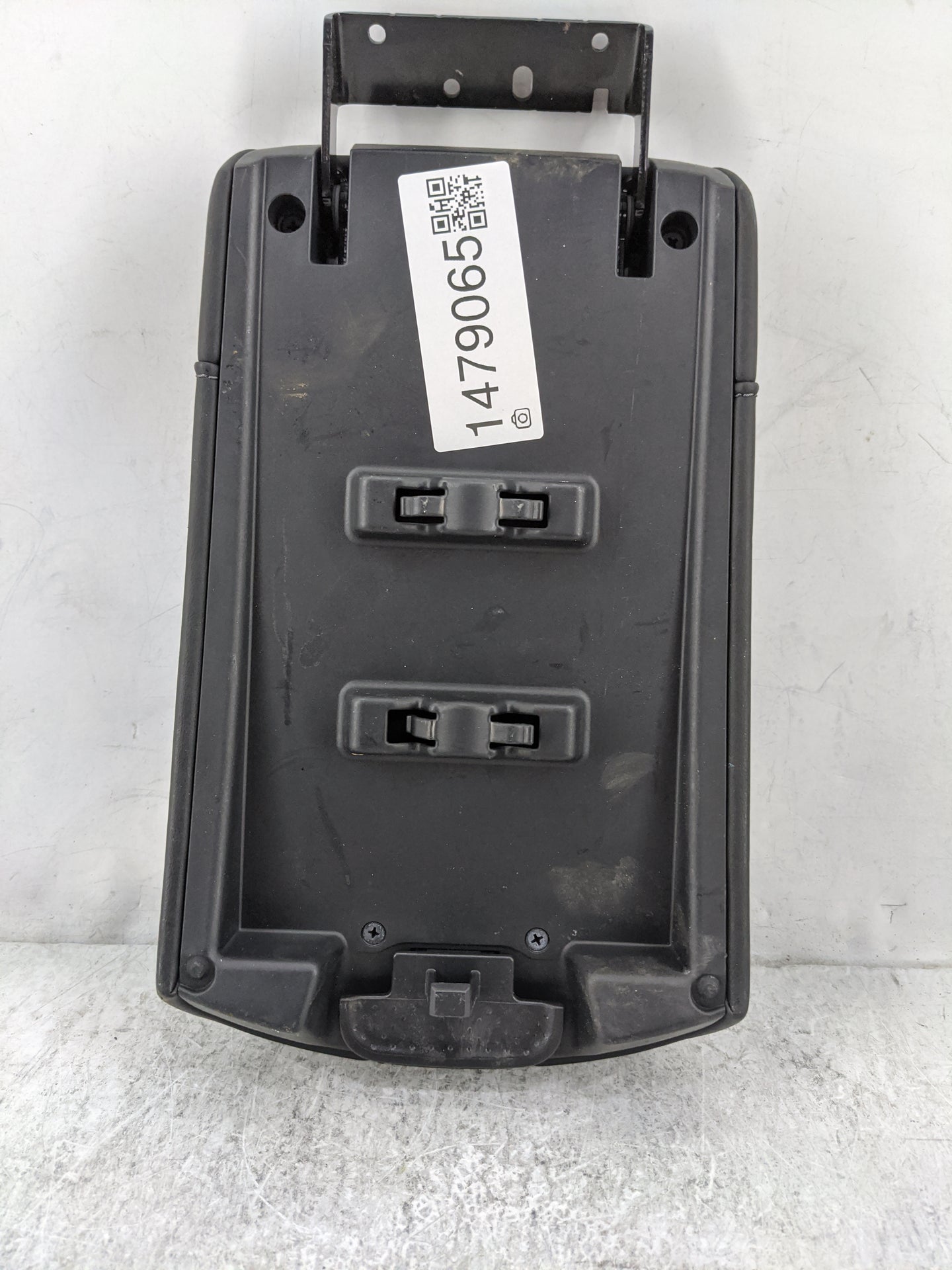 2018 Nissan Rogue Center Console Armrest Cover Lid Fits OEM Used Auto Parts - Oemusedautoparts1.com