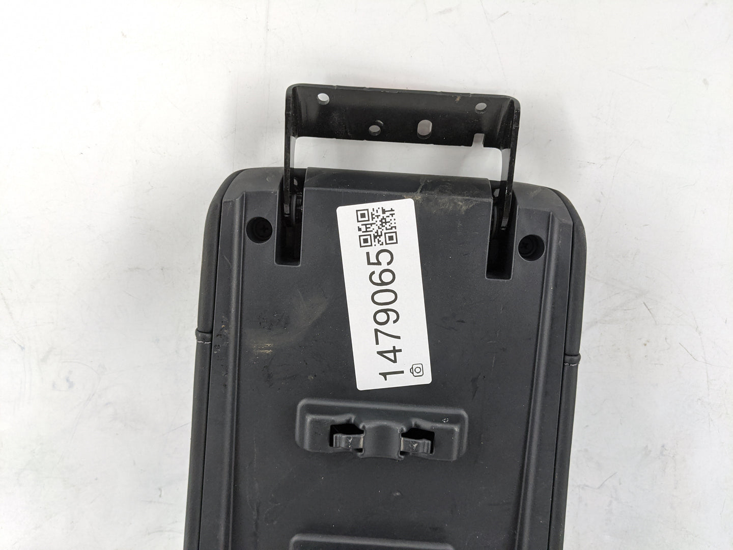 2018 Nissan Rogue Center Console Armrest Cover Lid Fits OEM Used Auto Parts - Oemusedautoparts1.com