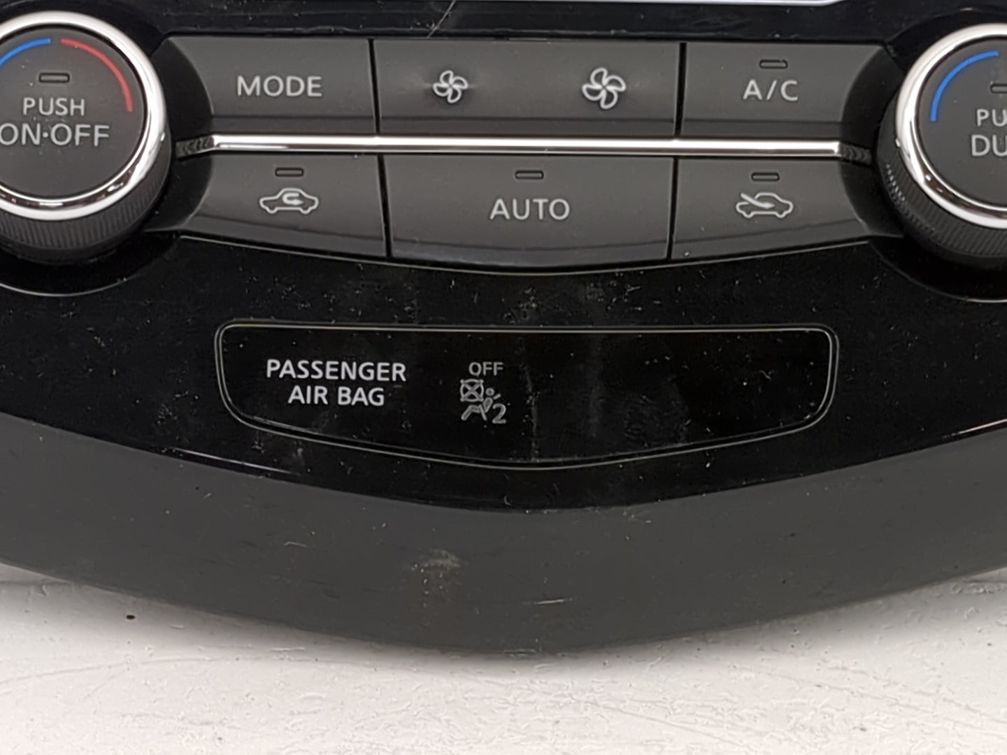 2017-2020 Nissan Rogue Climate Control Module Temperature AC/Heater Replacement P/N:27500 7FE0A T32163BA Fits OEM Used Auto 