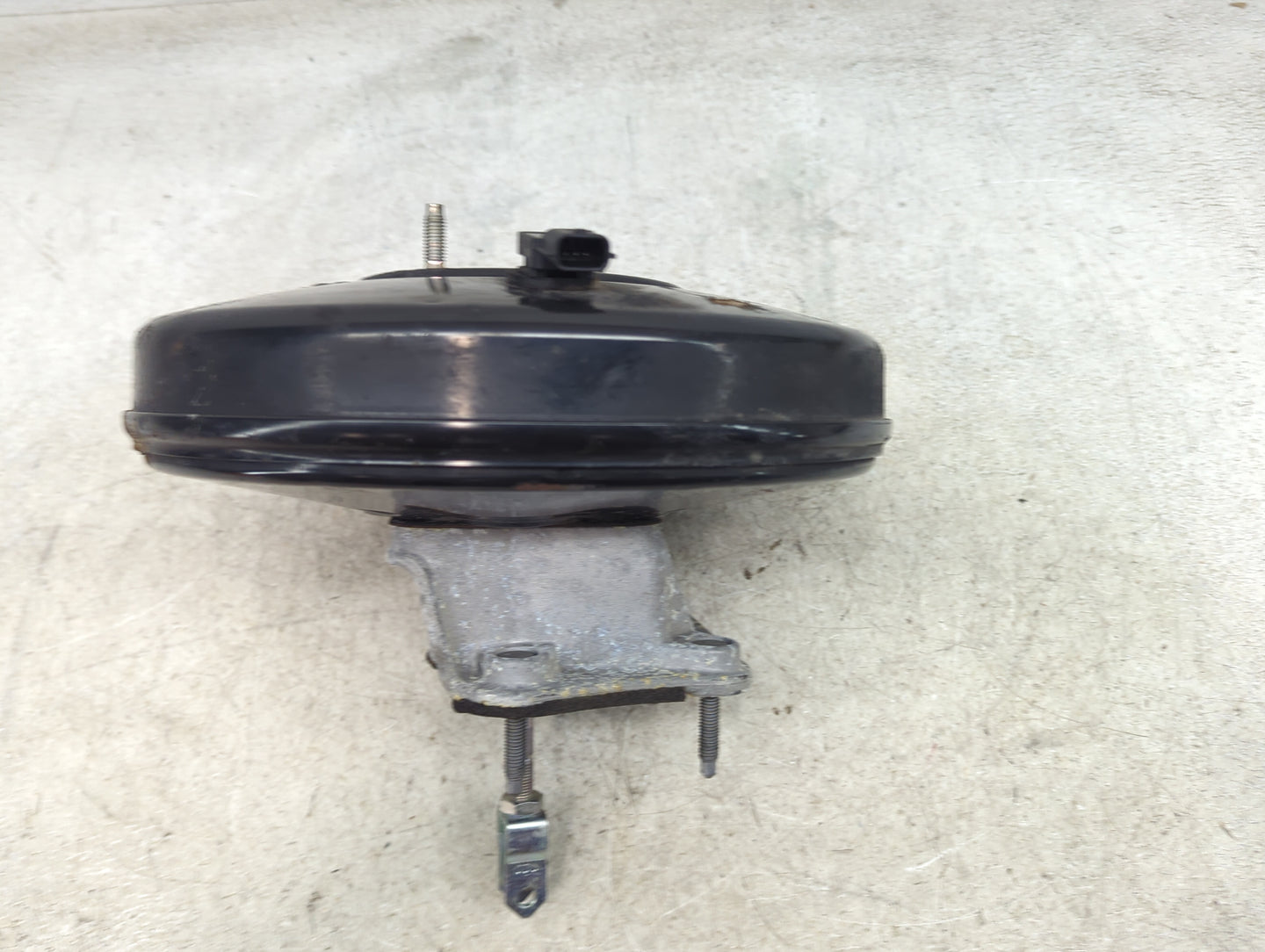 2017-2018 Nissan Rogue Power Brake Booster Oem - Oemusedautoparts1.com