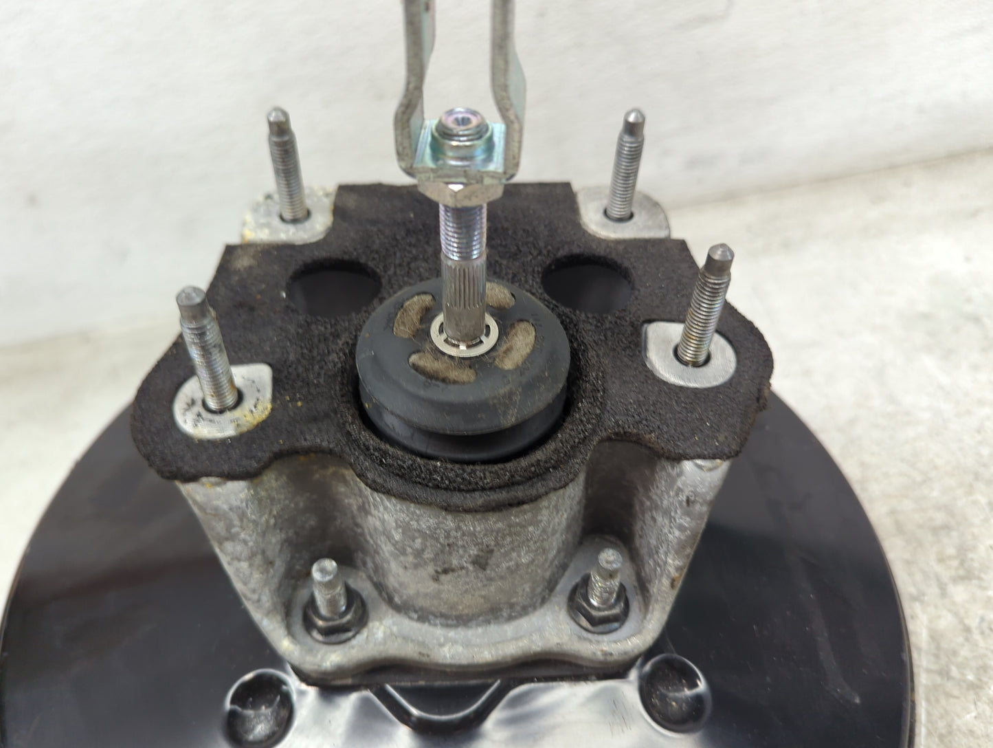 2017-2018 Nissan Rogue Power Brake Booster Oem - Oemusedautoparts1.com