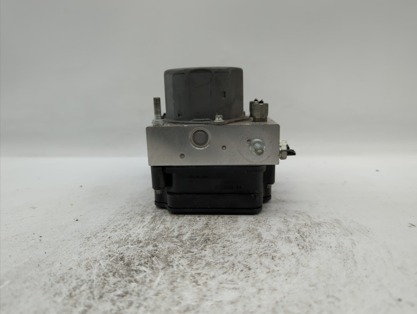 2018 Nissan Rogue ABS Pump Control Module Replacement P/N:47660 7FW4A Fits OEM Used Auto Parts - Oemusedautoparts1.com