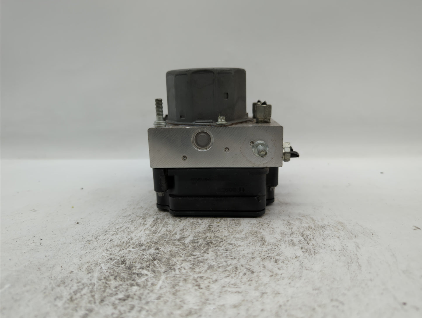 2018 Nissan Rogue ABS Pump Control Module Replacement P/N:47660 7FW4A Fits OEM Used Auto Parts - Oemusedautoparts1.com