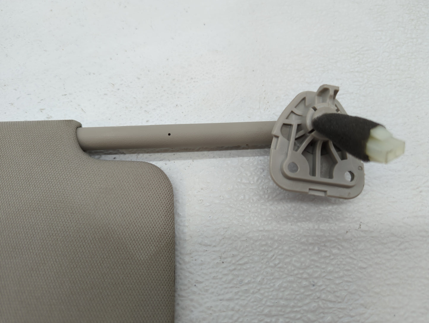 2018-2019 Nissan Rogue Sun Visor Shade Replacement Passenger Right Mirror Fits Fits 2018 2019 OEM Used Auto Parts - Oemuseda