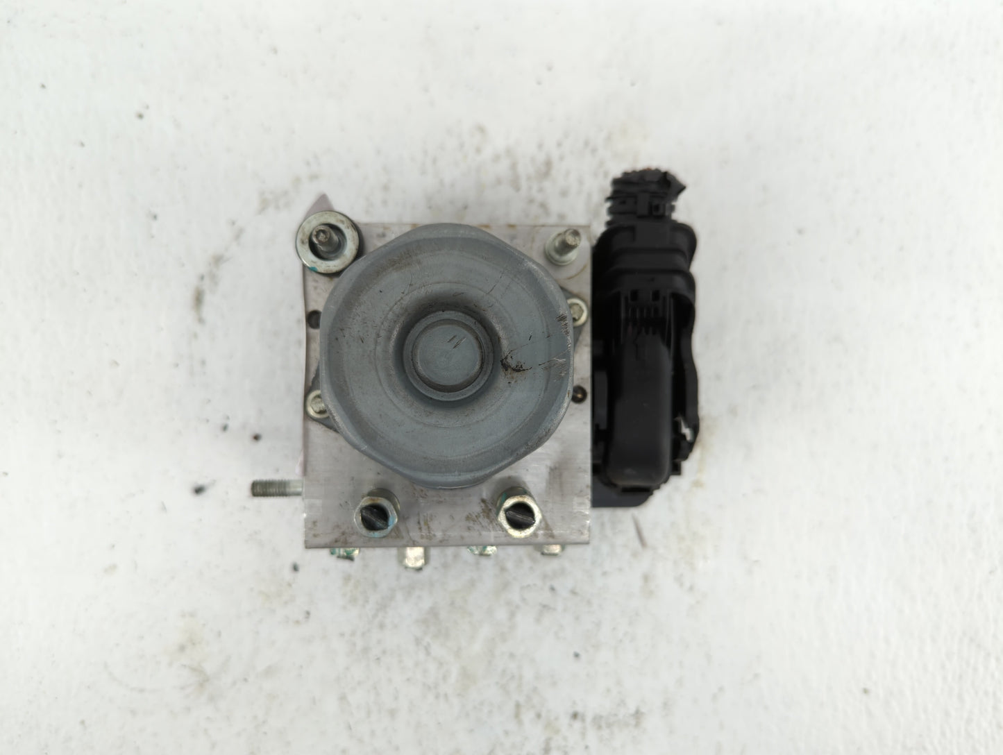 2018 Nissan Rogue ABS Pump Control Module Replacement P/N:47660 5HR1A 47660 5HR2A Fits OEM Used Auto Parts - Oemusedautopart
