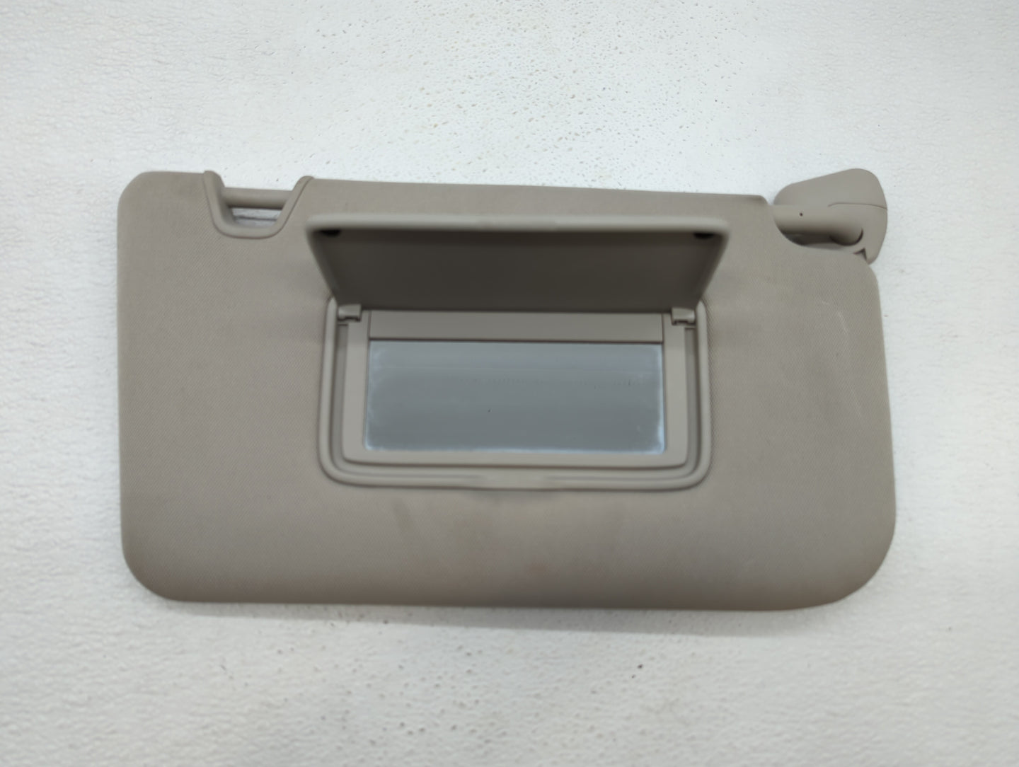 2018-2019 Nissan Rogue Sun Visor Shade Replacement Passenger Right Mirror Fits Fits 2018 2019 OEM Used Auto Parts - Oemuseda