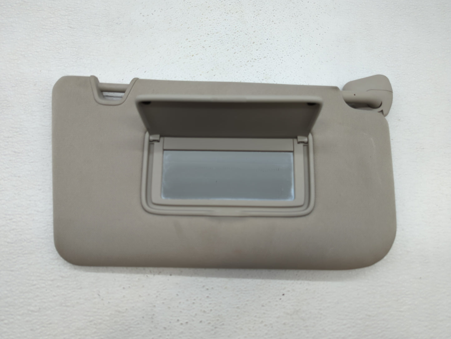 2018-2019 Nissan Rogue Sun Visor Shade Replacement Passenger Right Mirror Fits Fits 2018 2019 OEM Used Auto Parts - Oemuseda