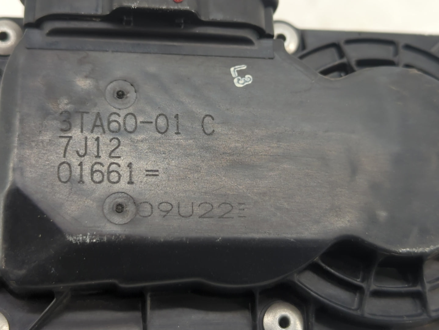 2014-2019 Nissan Rogue Throttle Body P/N:3TA60-01 C 3TA60-01 B, 3TA60-01 A Fits Fits 2013 2014 2015 2016 2017 2018 2019 OEM 