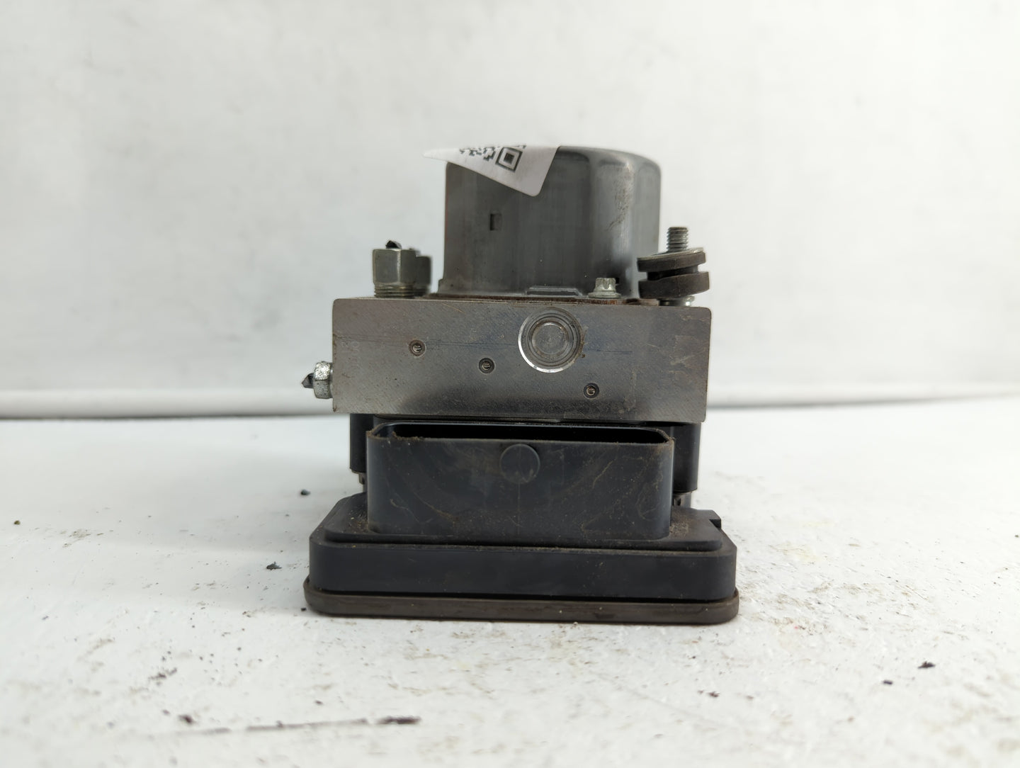 2018 Nissan Rogue ABS Pump Control Module Replacement P/N:47660 7FW3A Fits OEM Used Auto Parts - Oemusedautoparts1.com