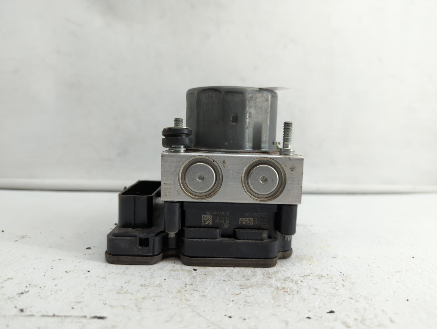 2018 Nissan Rogue ABS Pump Control Module Replacement P/N:47660 7FW3A Fits OEM Used Auto Parts - Oemusedautoparts1.com