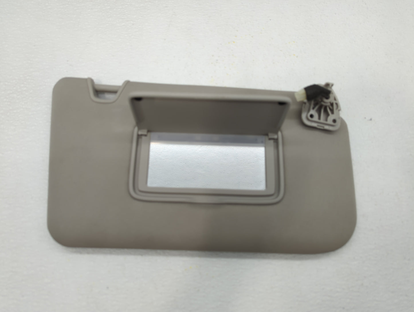 2018-2020 Nissan Rogue Sun Visor Shade Replacement Passenger Right Mirror Fits Fits 2018 2019 2020 OEM Used Auto Parts - Oem