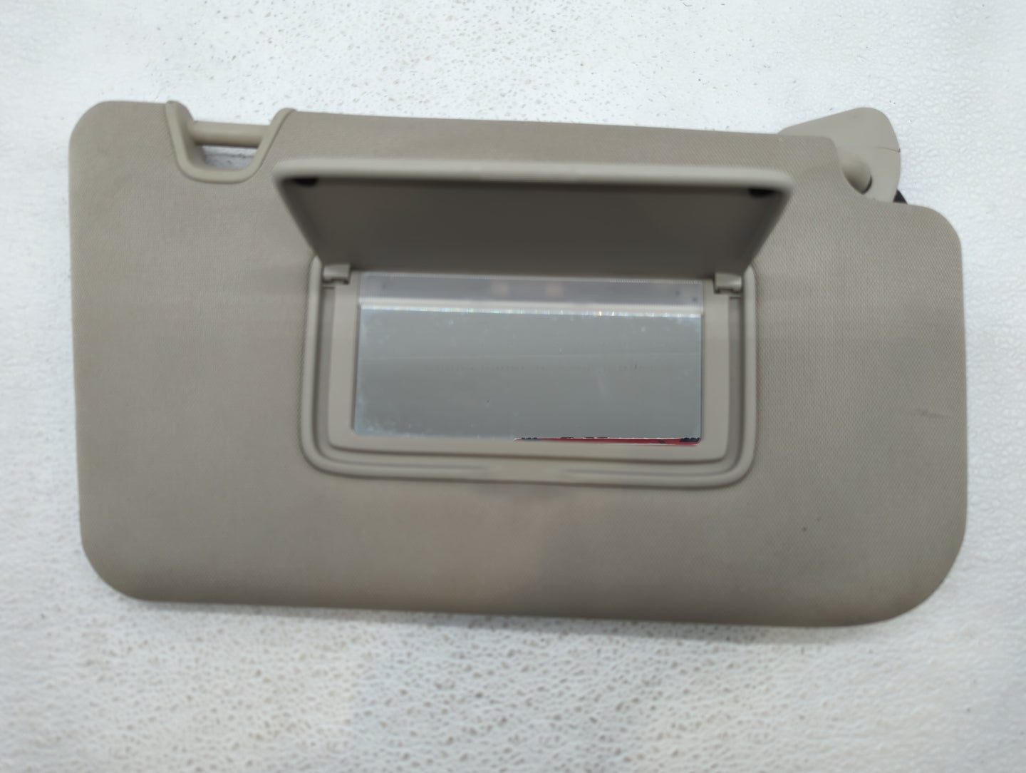 2018-2020 Nissan Rogue Sun Visor Shade Replacement Passenger Right Mirror Fits Fits 2018 2019 2020 OEM Used Auto Parts - Oem