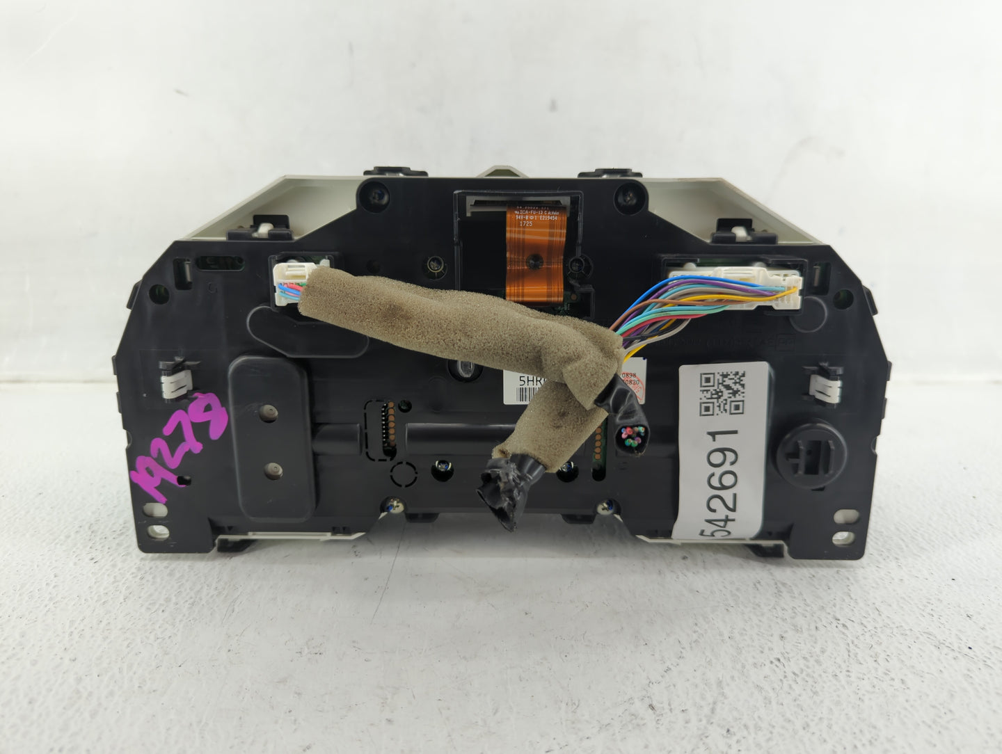 2018 Nissan Rogue Instrument Cluster Speedometer Gauges P/N:5HR0A\CWLM Fits OEM Used Auto Parts - Oemusedautoparts1.com