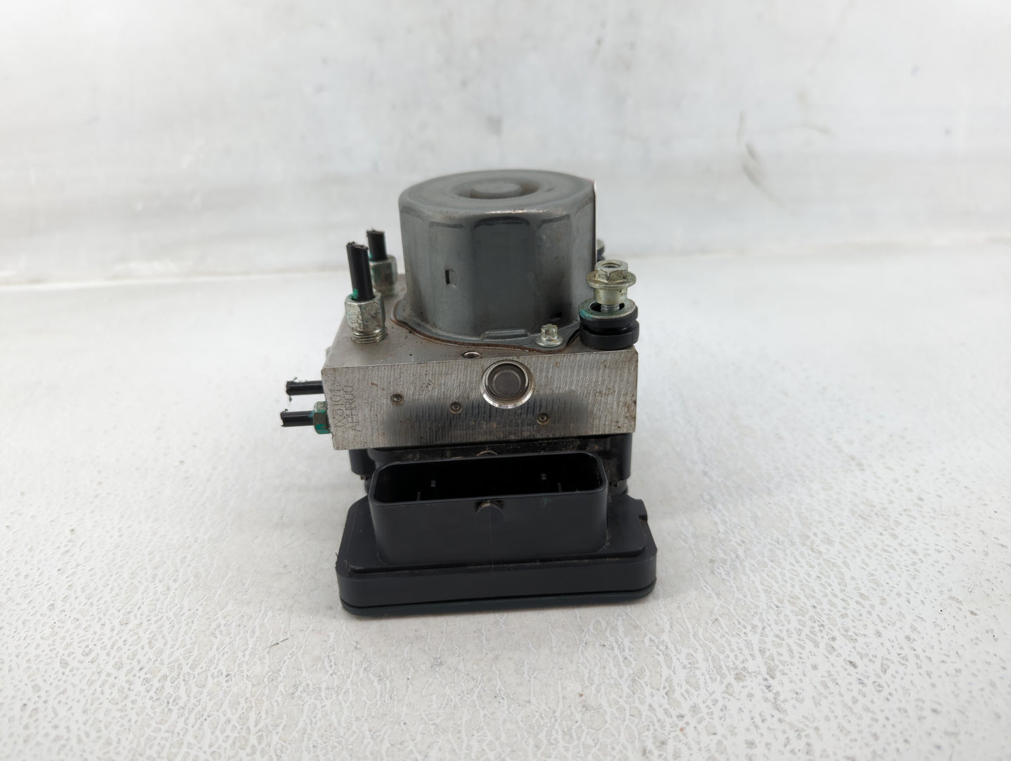 2018 Nissan Rogue ABS Pump Control Module Replacement P/N:47660 5HR3A 47660 5HR4A Fits OEM Used Auto Parts - Oemusedautopart