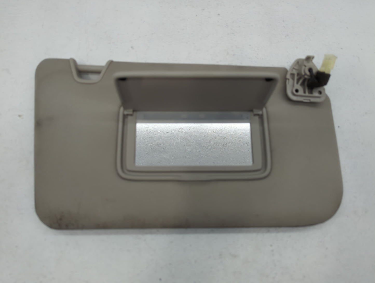 2018-2020 Nissan Rogue Sun Visor Shade Replacement Passenger Right Mirror Fits Fits 2018 2019 2020 OEM Used Auto Parts - Oem