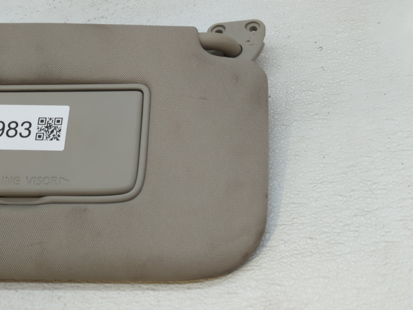 2018-2020 Nissan Rogue Sun Visor Shade Replacement Passenger Right Mirror Fits Fits 2018 2019 2020 OEM Used Auto Parts - Oem