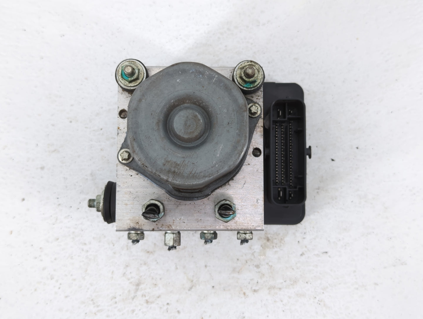 2018 Nissan Rogue ABS Pump Control Module Replacement P/N:47660 5HR3A Fits OEM Used Auto Parts - Oemusedautoparts1.com