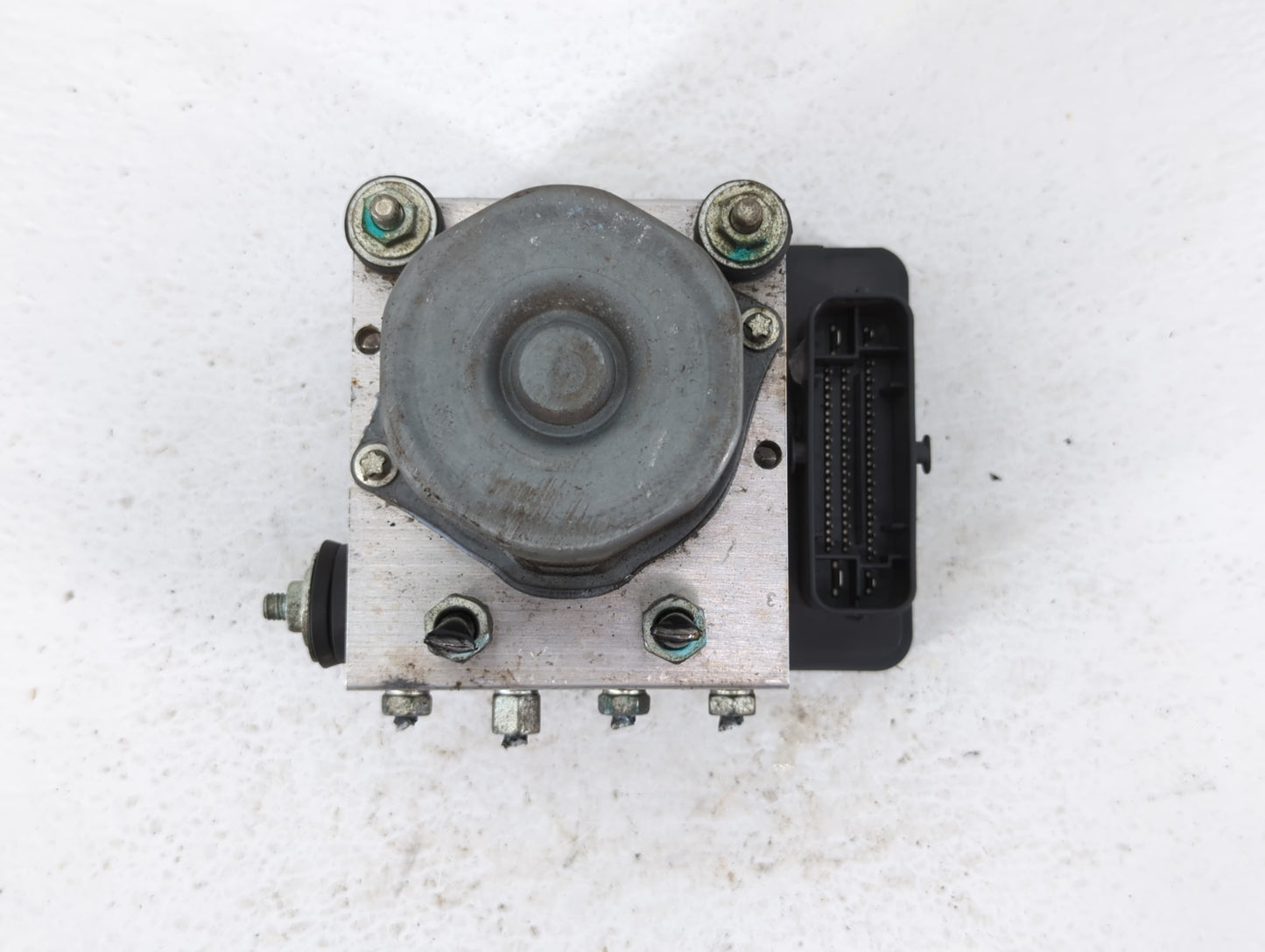 2018 Nissan Rogue ABS Pump Control Module Replacement P/N:47660 5HR3A Fits OEM Used Auto Parts - Oemusedautoparts1.com