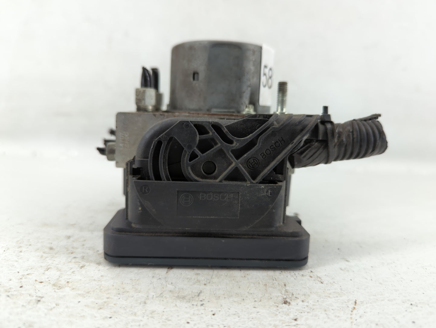 2018 Nissan Rogue ABS Pump Control Module Replacement P/N:47660 7FW4A Fits OEM Used Auto Parts - Oemusedautoparts1.com