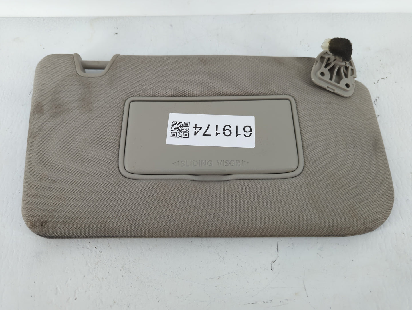 2018-2020 Nissan Rogue Sun Visor Shade Replacement Passenger Right Mirror Fits Fits 2018 2019 2020 OEM Used Auto Parts - Oem