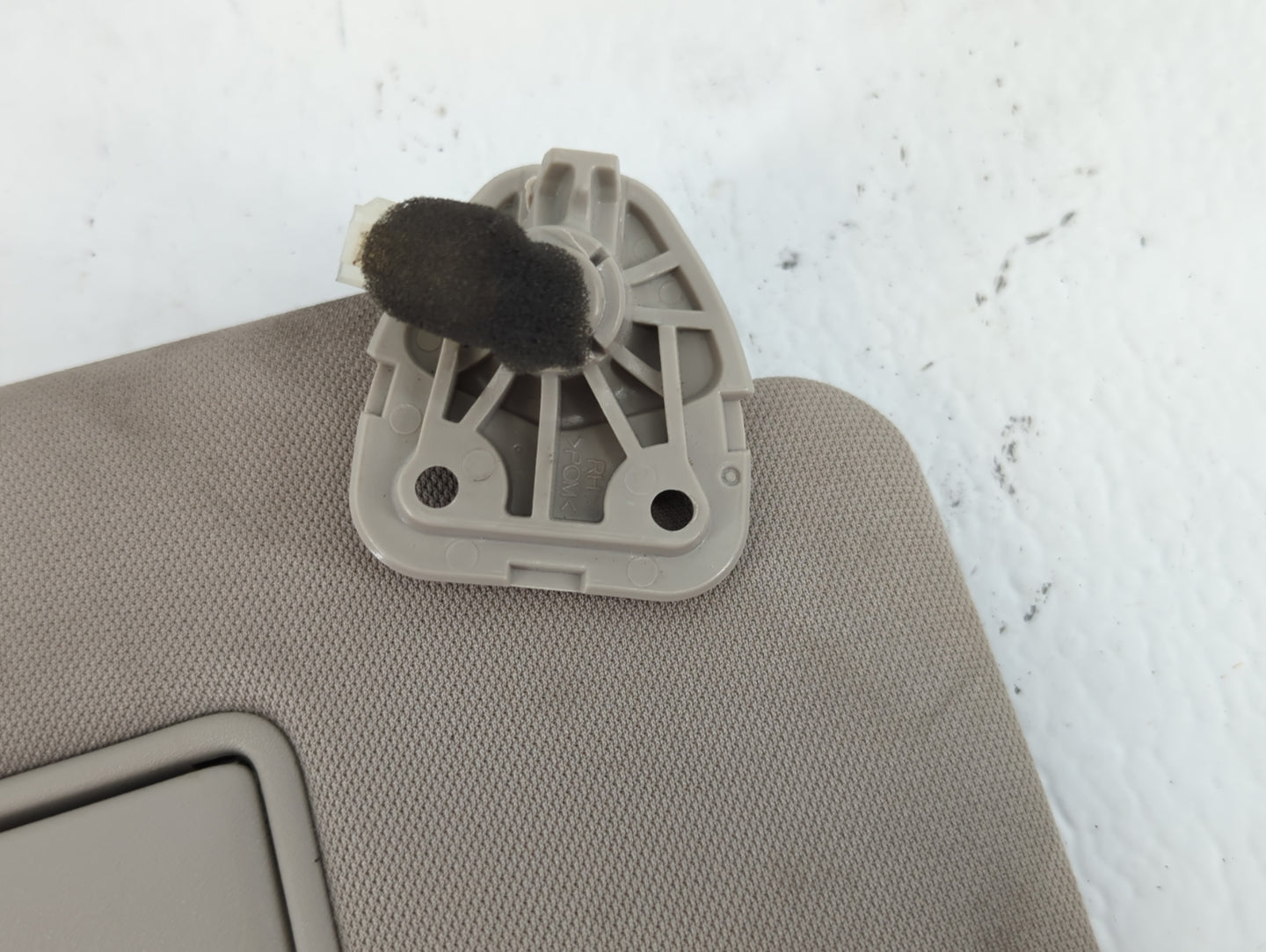 2018-2020 Nissan Rogue Sun Visor Shade Replacement Passenger Right Mirror Fits Fits 2018 2019 2020 OEM Used Auto Parts - Oem