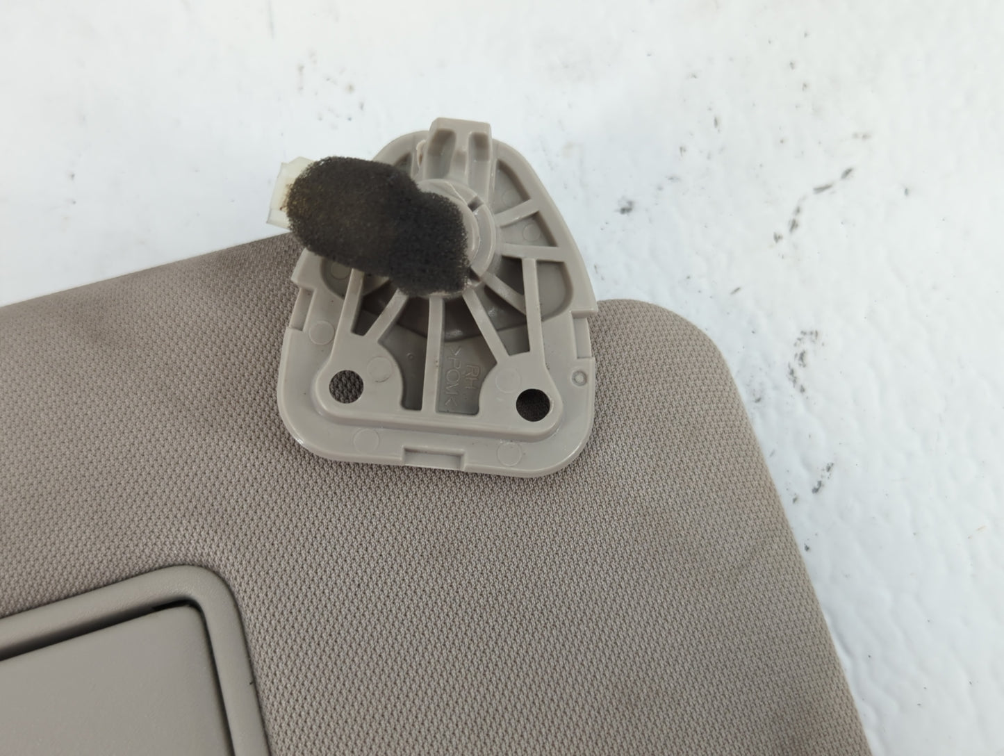 2018-2020 Nissan Rogue Sun Visor Shade Replacement Passenger Right Mirror Fits Fits 2018 2019 2020 OEM Used Auto Parts - Oem