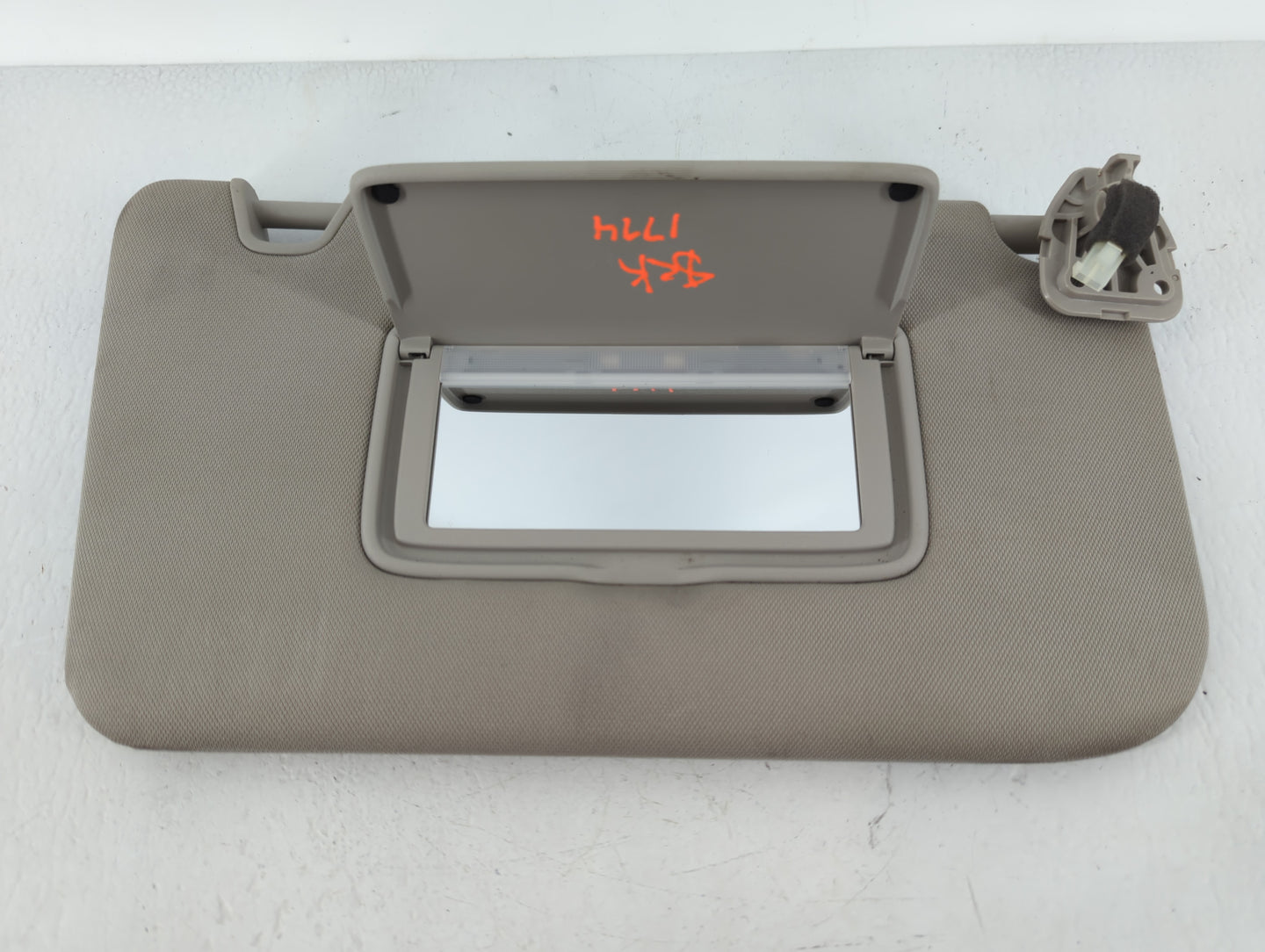 2018-2020 Nissan Rogue Sun Visor Shade Replacement Passenger Right Mirror Fits Fits 2018 2019 2020 OEM Used Auto Parts - Oem