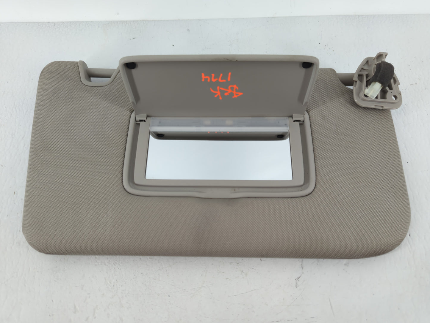 2018-2020 Nissan Rogue Sun Visor Shade Replacement Passenger Right Mirror Fits Fits 2018 2019 2020 OEM Used Auto Parts - Oem