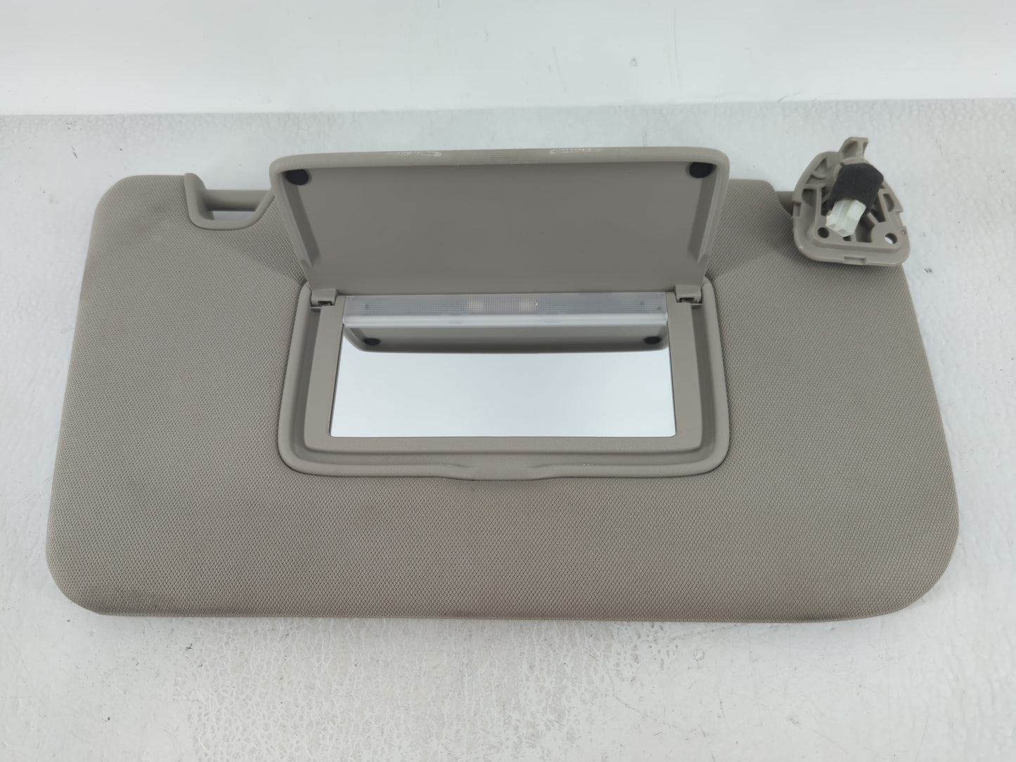 2018-2020 Nissan Rogue Sun Visor Shade Replacement Passenger Right Mirror Fits Fits 2018 2019 2020 OEM Used Auto Parts - Oem