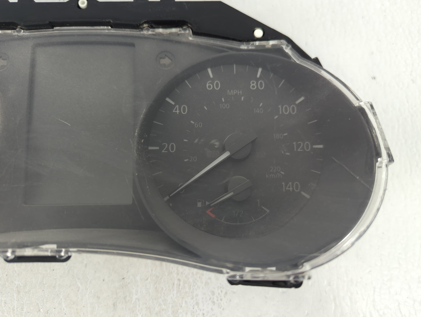 2017 Nissan Rogue Instrument Cluster Speedometer Gauges P/N:5HK0A/JZAB 5HK0A/PS24, 5HR0A/LFAD Miles: Fits OEM Used Auto Part